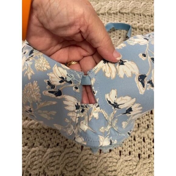 Floral Lace Underwire Bra With Adjustable Straps & Hook Closure - Size 42C - Picture 7 of 7